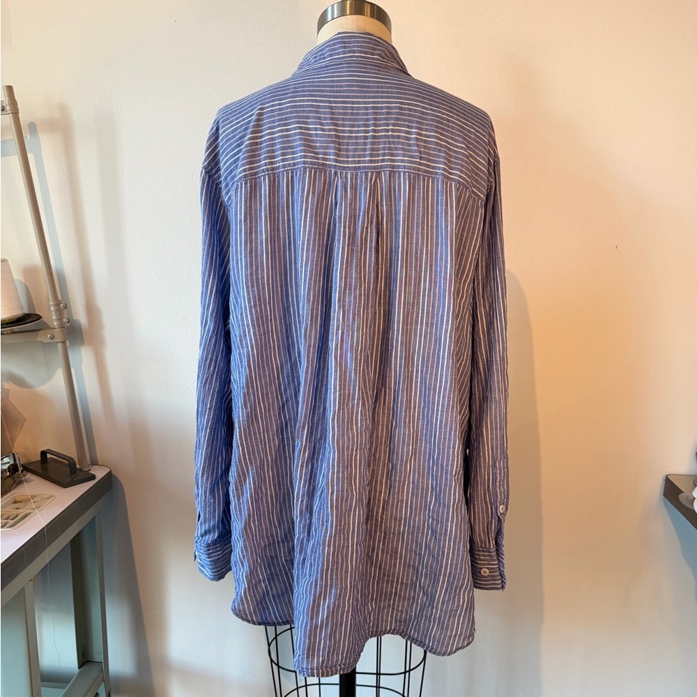 Oversized Crinkle Button Up - Picture 2 of 3